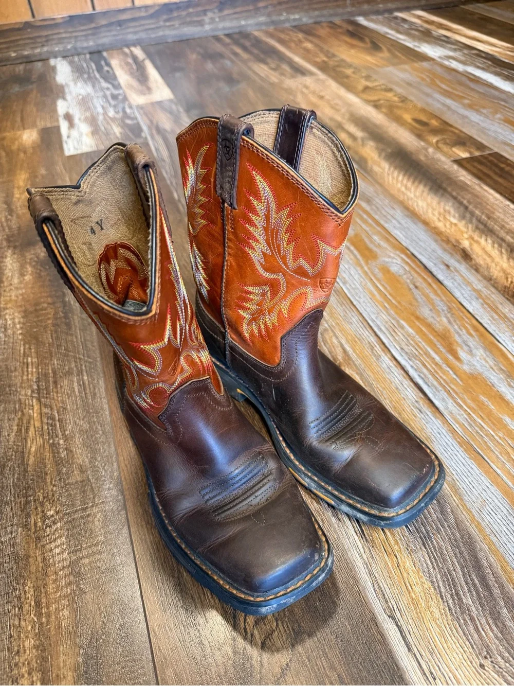 Ariat WorkHog Wide Square Toe Cowboy Boots Style#100007837  Youth Size US 4